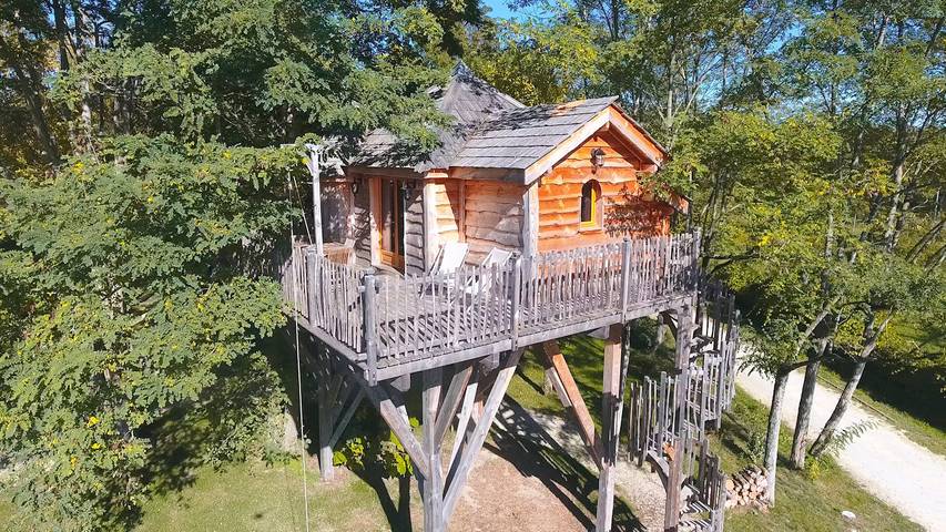 Cabane dans les arbres pour 4 personnes, avec terrasse et piscine en Gironde - 2