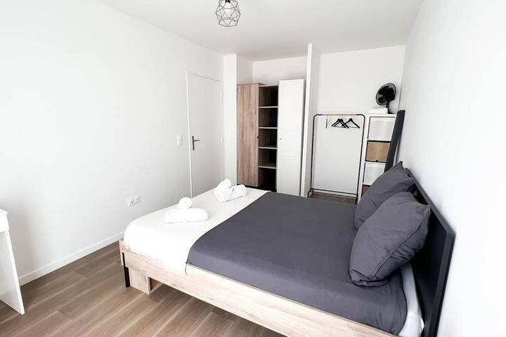 Gîte pour 5 personnes, avec balcon à Livry-Gargan - 3
