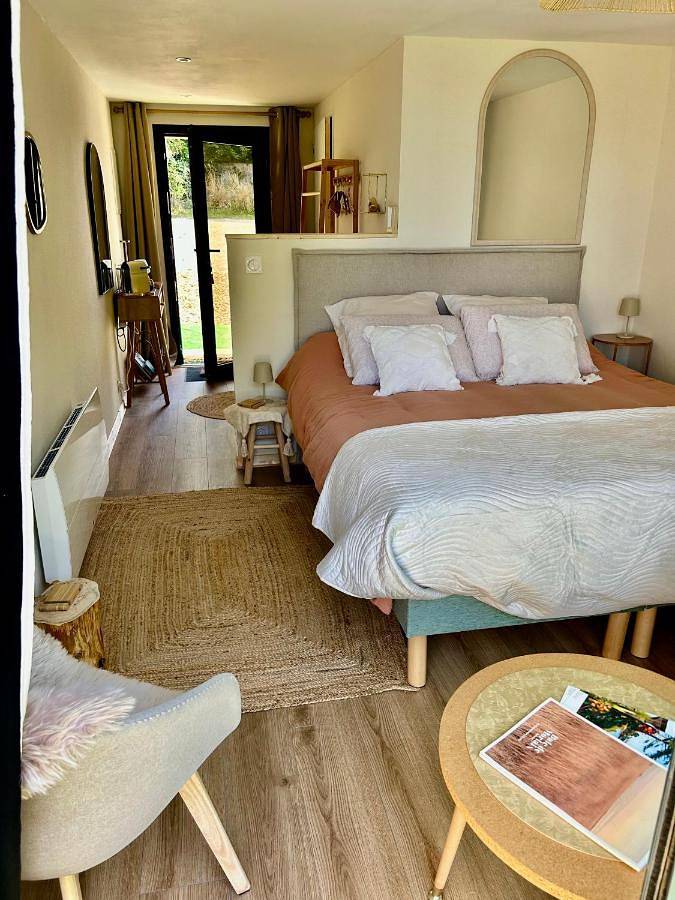 Chambre d’hôte pour 2 personnes, avec terrasse ainsi que jardin et vue
