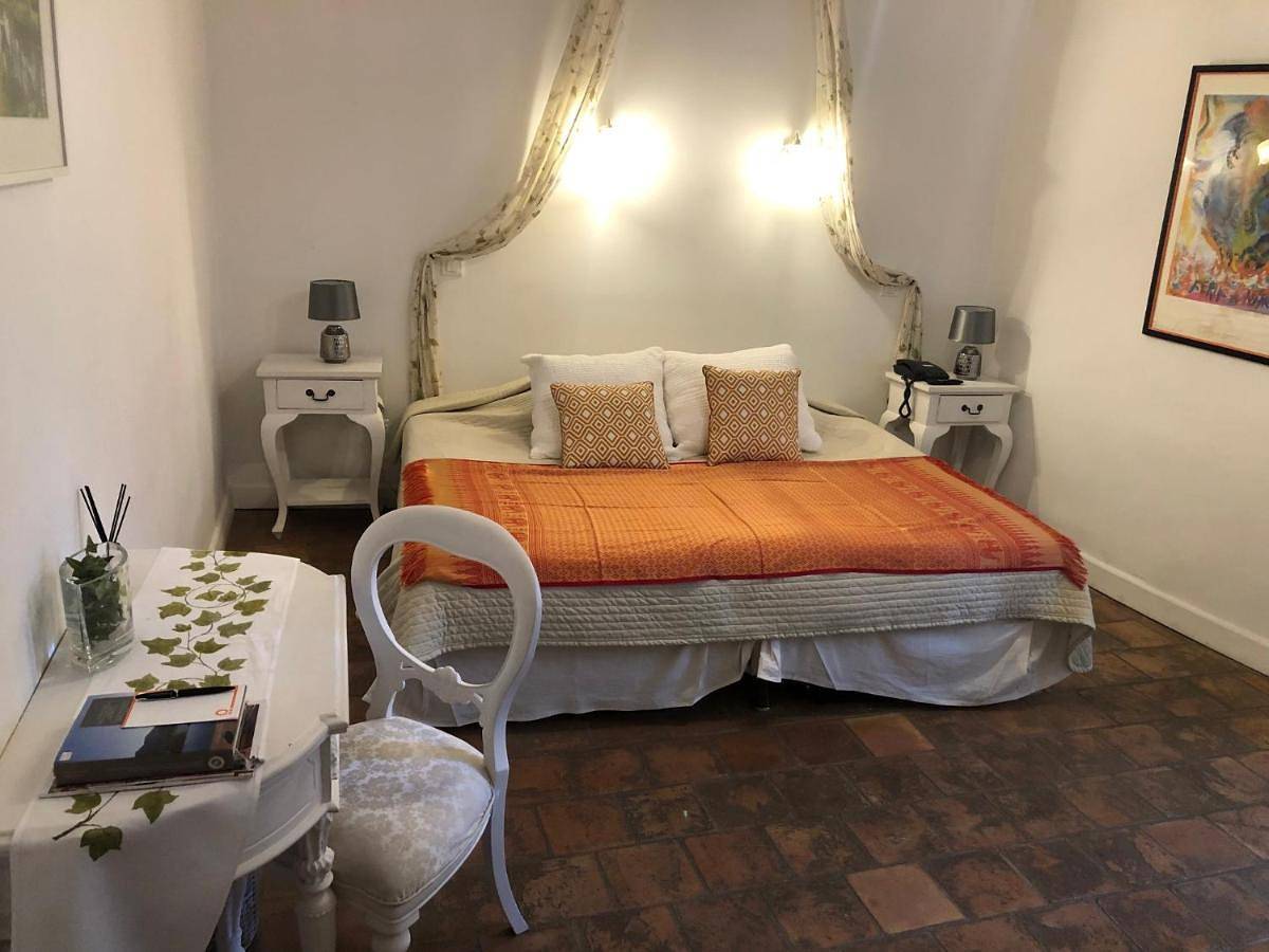 La Maison D'Ôré - Billard, fléchettes, cheminée in Collias, Région de Nîmes