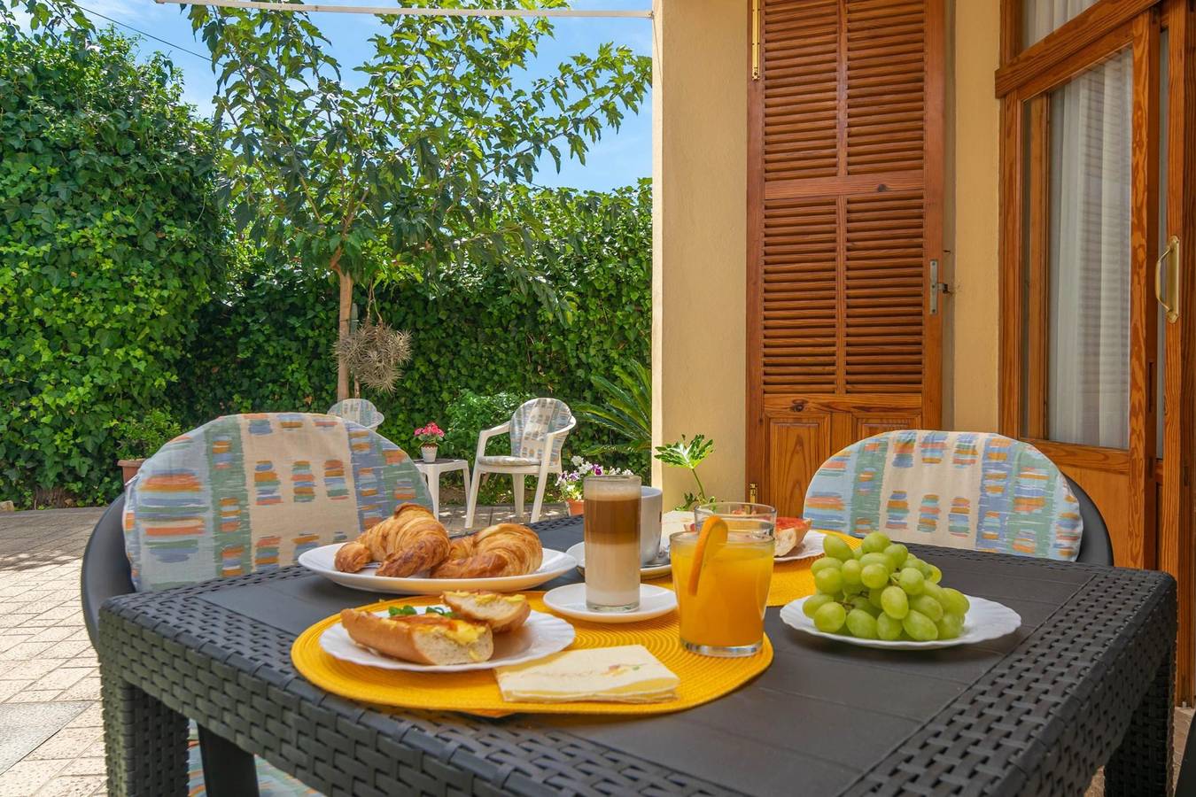 Bella - Chalet with terrace in Port d'Alcúdia. Free Wifi in Alcúdia, Mallorcas Küste