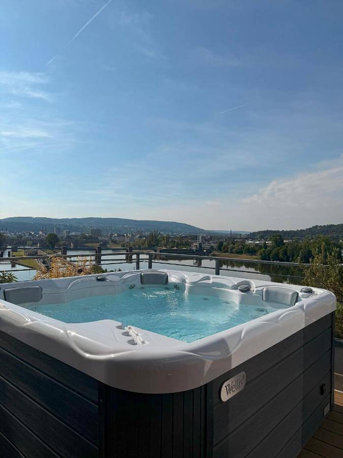 Ferienwohnung für 6 Personen, mit Ausblick und Terrasse in Koblenz