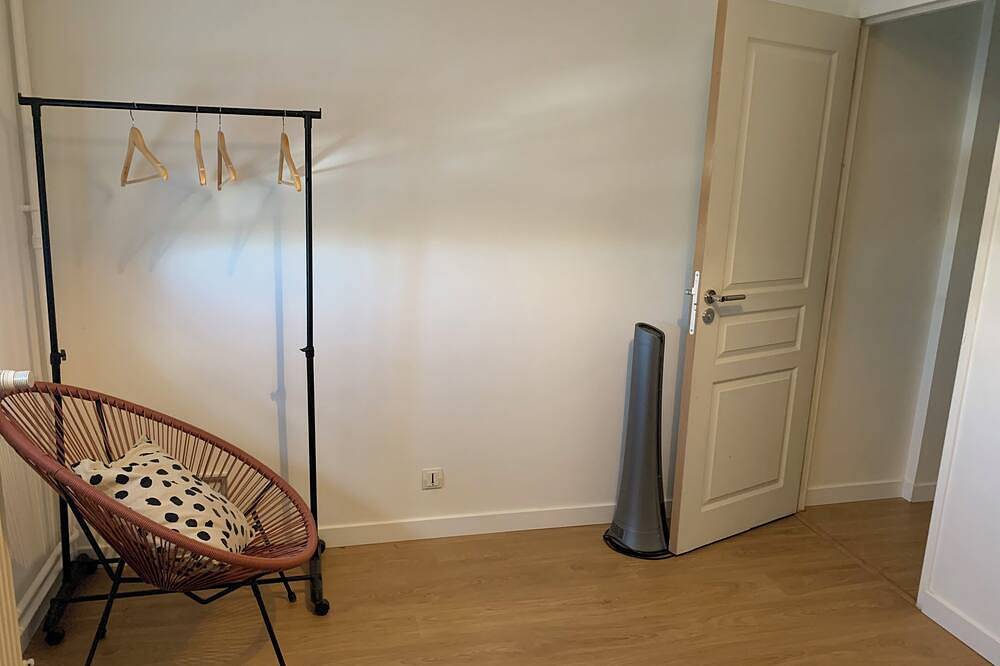 Entire apartment, Superb apartment with balcony and parking with all amenities. in Saint-Herblain, Nantes region