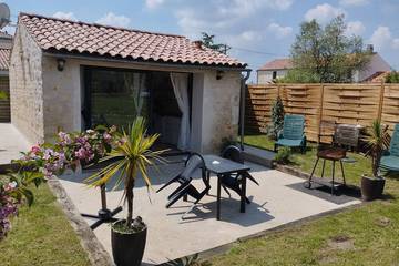 Gîte pour 2 personnes, avec terrasse et jardin, animaux acceptés à Saint-Just-Luzac