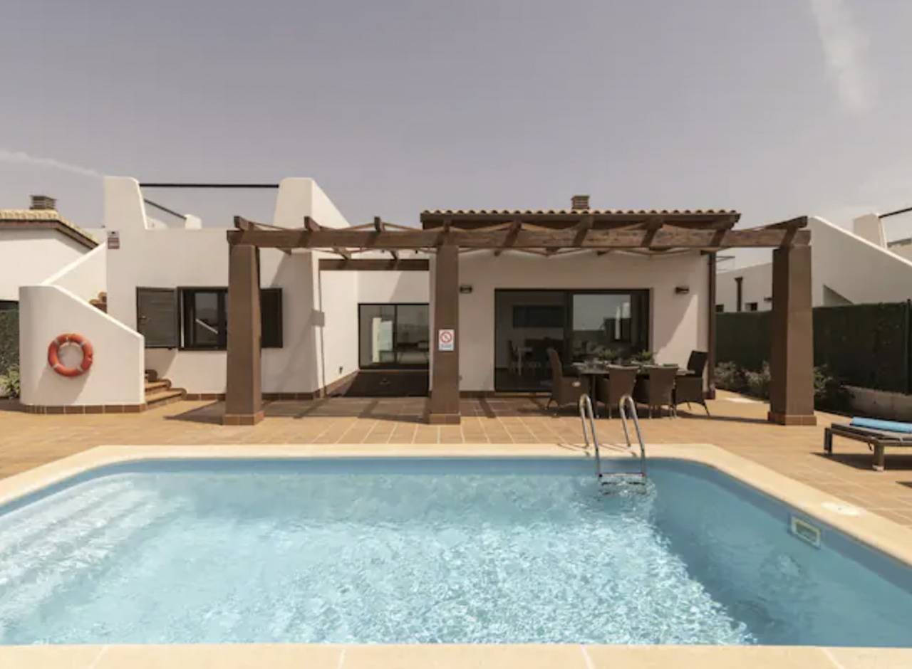 Lightbooking Pueblo Majorero piscina climatizada Jove 10 in Antigua, Fuerteventura