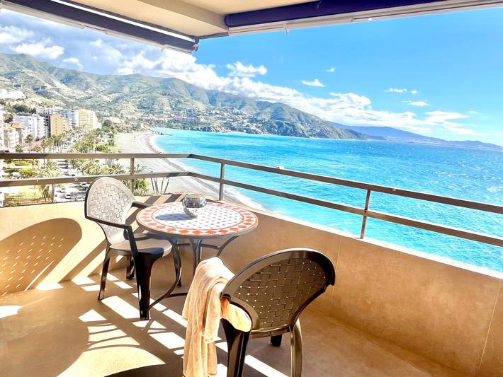 Entire apartment, Charming Beachfront Sea Views, Costa Tropical in Los Pinos (Almunecar), Almuñecar