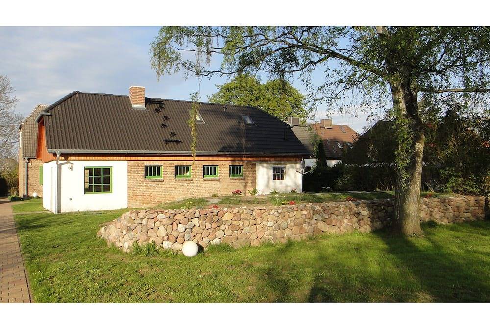 Ganze Wohnung, Maisonette-Appartement im Ensemble der denkmalgesch. 'Ostsee-Kate' für 2-3 Gäste in Schmatzin, Vorpommern Greifswald