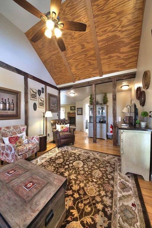 Vacation rental for 2 people, with yard and terrace in St. Charles County