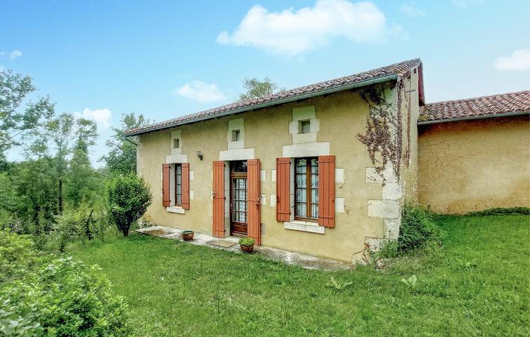 Location de vacances pour 4 personnes, avec piscine ainsi que jardin et vue dans Saint-Privat-en-Périgord