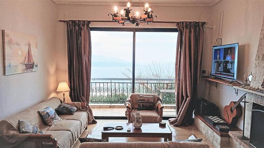 Location de vacances pour 10 personnes, avec vue et jardin dans Carystos - 4