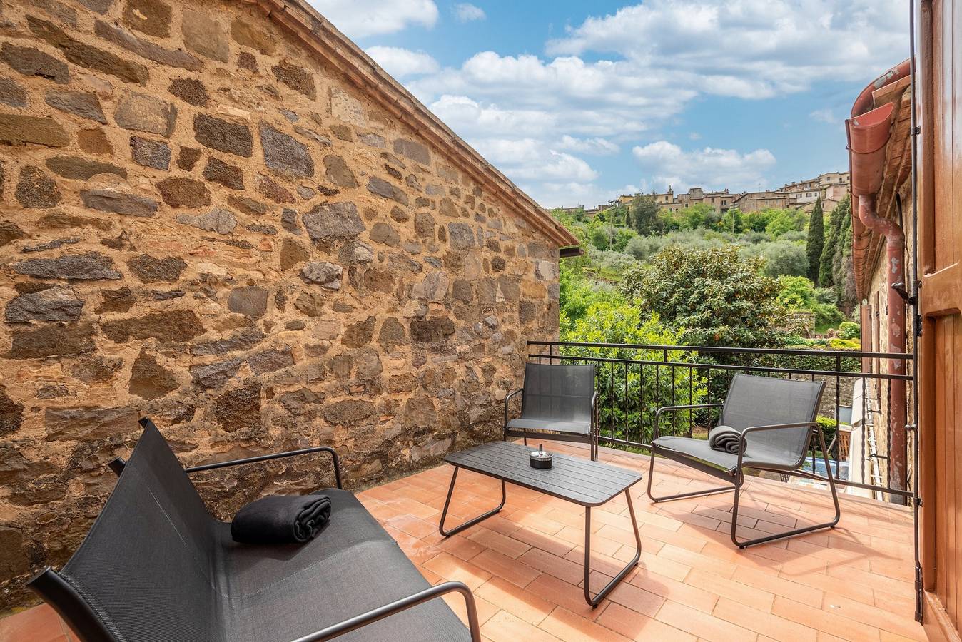 Holiday Home 'Casa Ida' with Private Terrace, Wi-Fi and Air Conditioning in Montalcino, Val d'Orcia