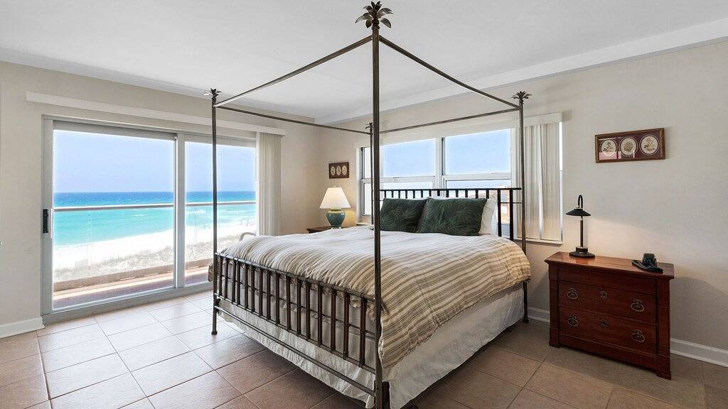 Beach Rental for 6 Guests in Pensacola Beach, Emerald Coast