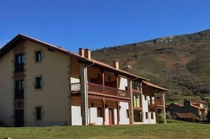Cottage für 24 Personen, mit Garten und Balkon - 1