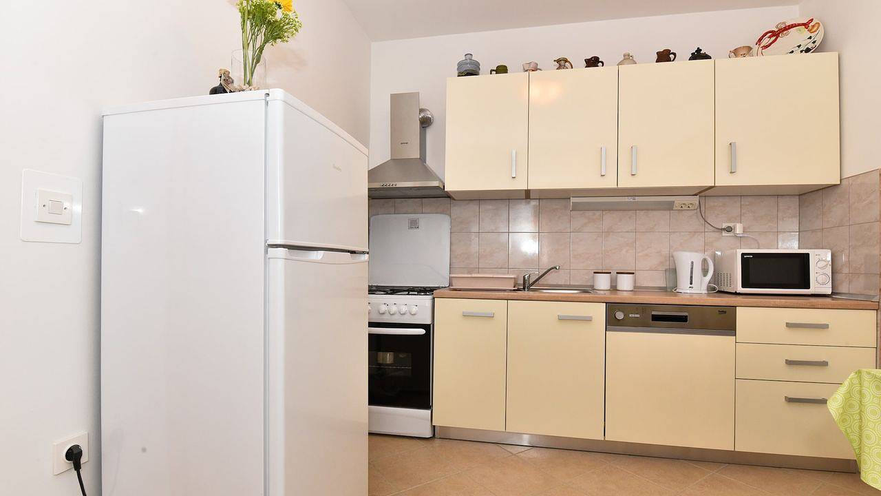 Ferienhaus für 5 Personen (90 m²) in Veli Iž in Zadar (Kommun), Iz