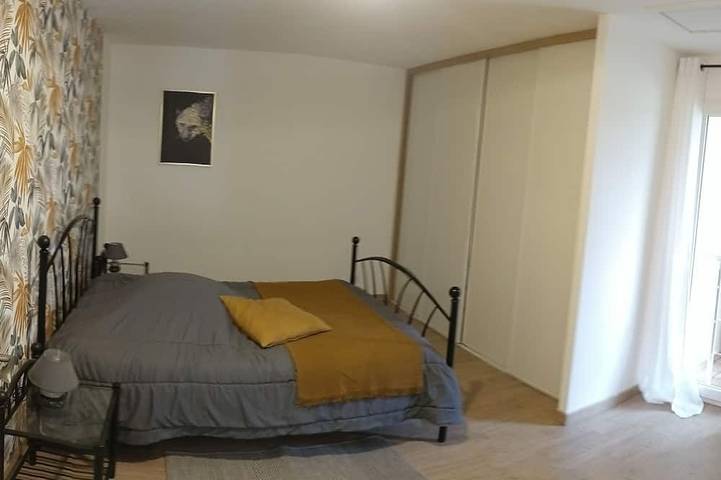 Appartement entier, Situé sur les auteurs de Lodève Axé piscine hors-sol du propriétaire in Lodève, Région de Lodève