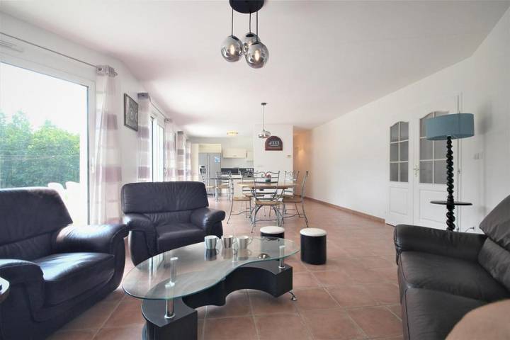 Location de vacances pour 8 personnes, avec terrasse à Colleville - 2