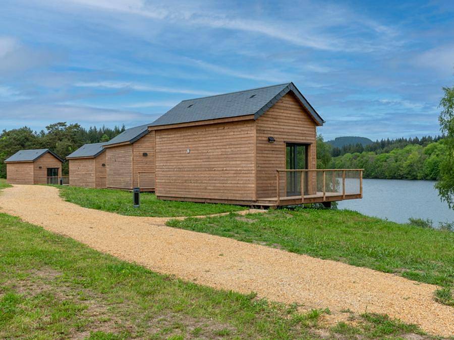Domaine des Monédières - Vacancéole - Chalet 4 personnes - Cabane de charme vue Lac (2ad + 2enf (-12ans)) in Meyrignac-l'Église, Région de Tulle