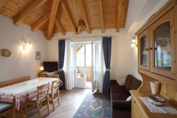 Gîte pour 4 personnes, avec vue ainsi que terrasse et vue sur le lac à Molveno