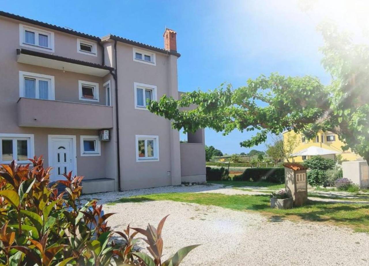 Ganze Wohnung, Ferienwohnung für 4 Personen mit Meerblick in Cervar, Porec und Umgebung