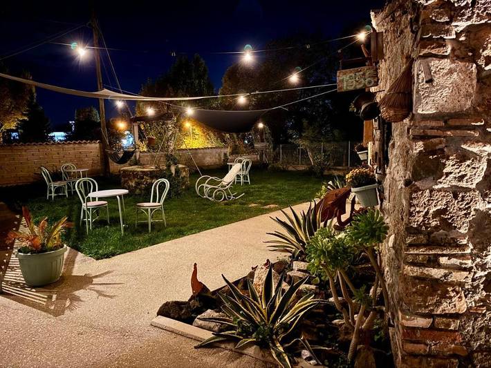 Albergo a gestione familiare per 3 persone, con panorama e giardino, con animali domestici - 1