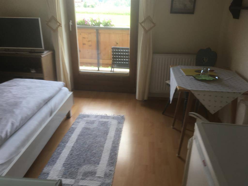 Entire vacation apartment, Doppelzimmer mit Dusche/Wc, Tv, Wireless, Terrasse in Kössen, Kaiserwinkl