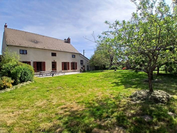 Gîte pour 15 personnes, avec Jacuzzi et Jardin à Thoisy-la-Berchère