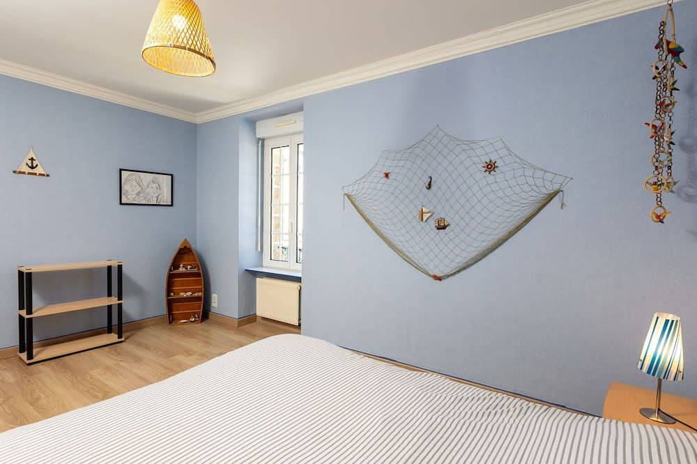 Beautiful private villa for 10 guests with Wifi, Tv, terrace and pets allowed in Cherrueix, Mont-Saint-Michel Bay