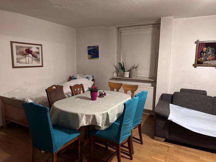 Gîte pour 13 personnes, avec terrasse à Brakel