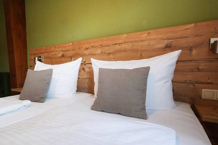 Ganze Wohnung, Dreibett-/Vierbettzimmer mit eigenem Badezimmer in Prichsenstadt, Fränkisches Weinland
