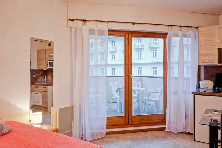 Gîte pour 4 personnes, avec balcon dans Casino De Brides Les Bains - 3