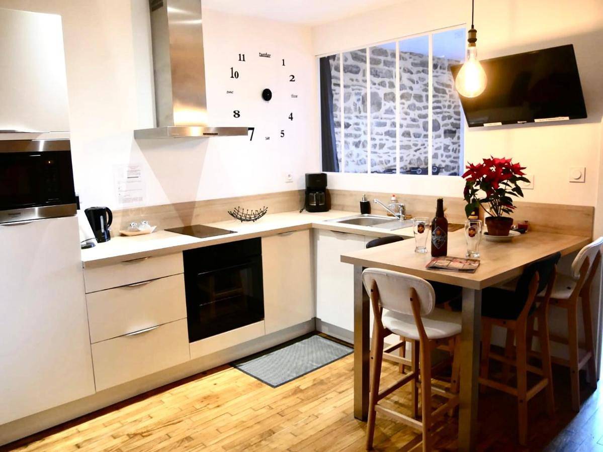 Appartement entier, One-Bedroom Apartment in Fougères, Fougères-Vitré