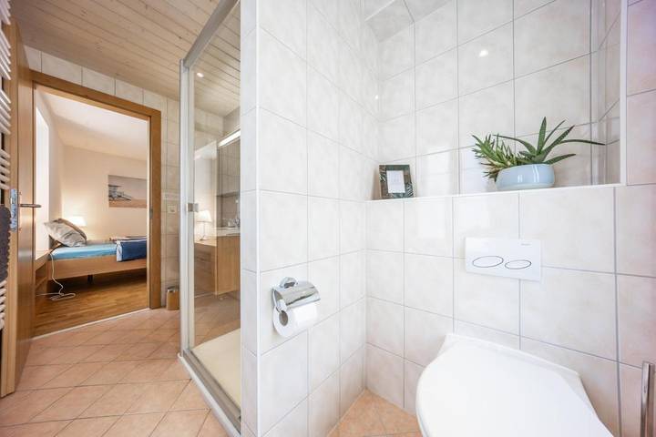 Gîte pour 4 personnes, avec vue sur le lac ainsi que vue et terrasse à Port-Valais - 2