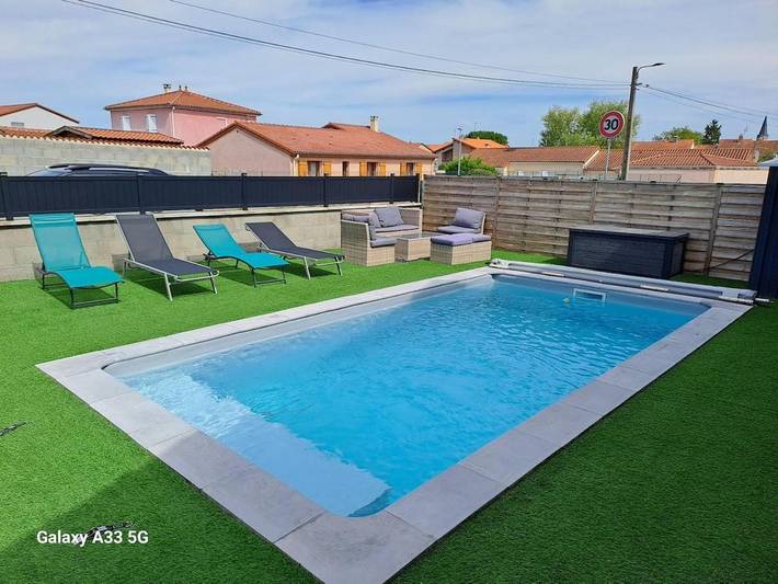 Gîte pour 2 personnes, avec terrasse et piscine à Mably (Loire) - 2