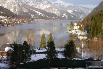 Chalet für 6 Personen, mit Pool und Sauna sowie Whirlpool und Garten in Ausseerland