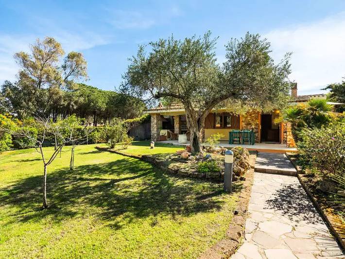 Villa pour 4 personnes, avec jardin à Villasimius
