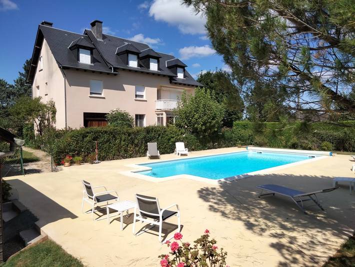 Gîte pour 4 personnes, avec balcon ainsi que jardin et piscine à Muret-le-Château