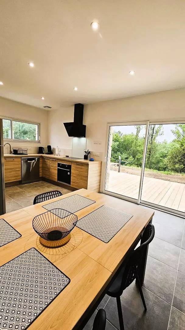 Gîte pour 6 personnes, avec terrasse à Brive-la-Gaillarde - 3
