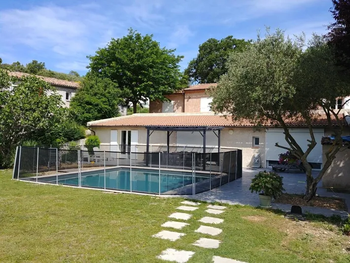 Casa de vacaciones para 4 personas, con jardín además de piscina y vistas - 1