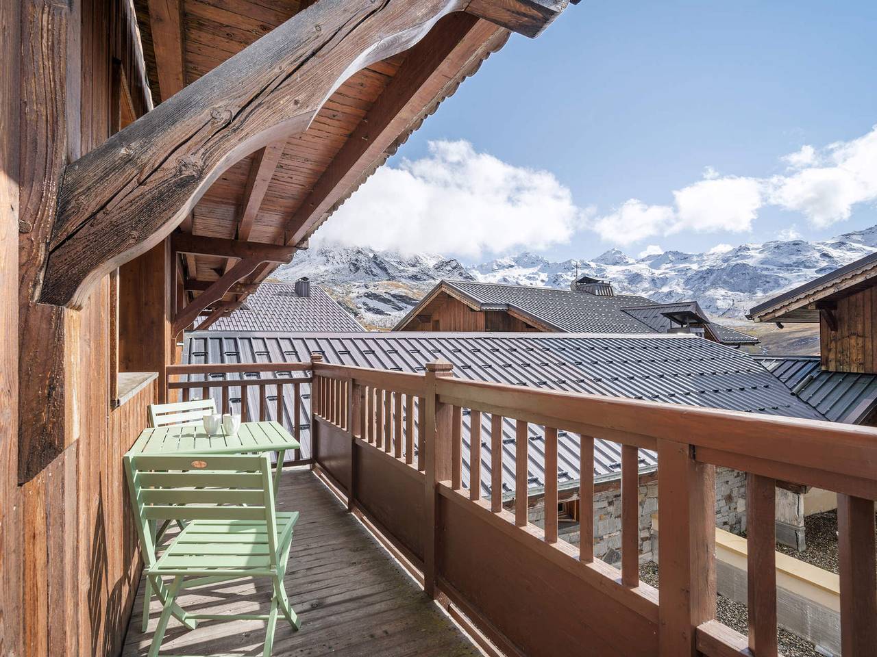 Geheel appartement, 75m² Apartment with Fireplace Near Slopes, 3 Bedrooms, Sleeps 8 in Val Thorens, Massif de la Vanoise