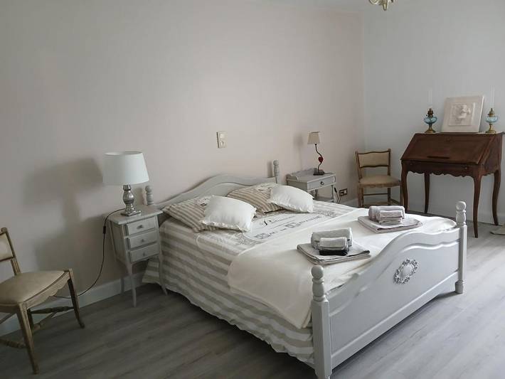 Gîte pour 4 personnes, avec jardin dans Chambon-le-Château - 3