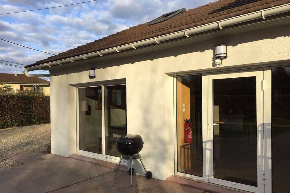 Loft à la campagne au Domaine de Suzel avec piscine in Vignieu, Région de La Tour-du-Pin