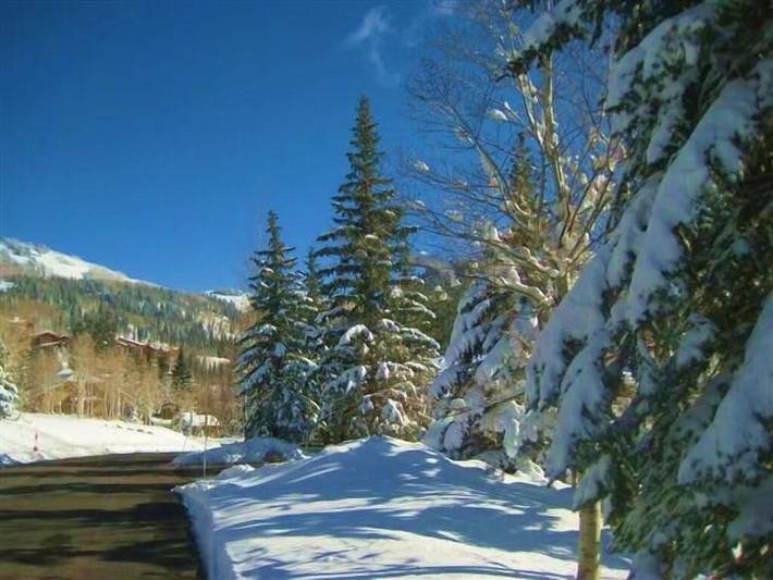 Vacation rental for 8 people, with yard and balcony in Deer Valley