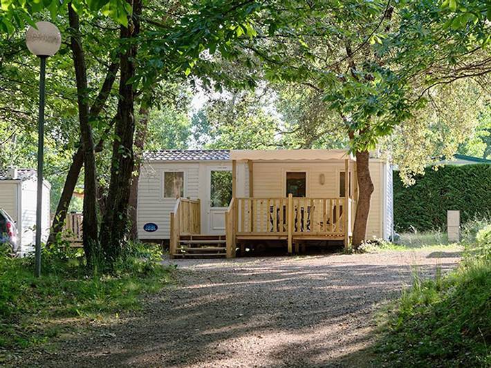 Camping pour 4 personnes, avec bassin pour enfant dans Massif central - 2