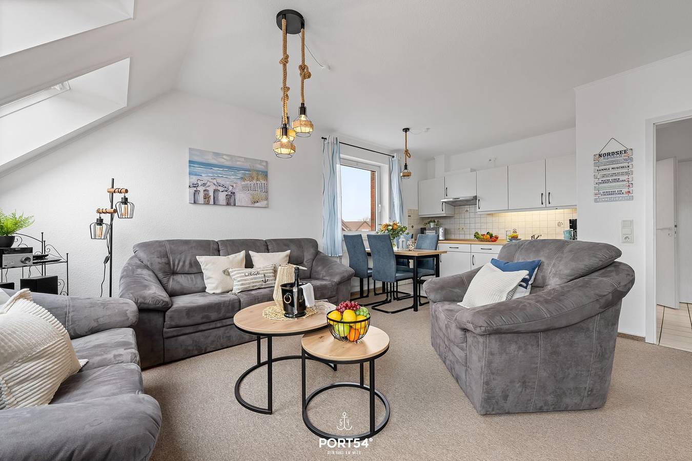 Ganze Wohnung, Zentrale Ferienwohnung "Urlaubsbrise" , mit Balkon, ideal für 3-4 Personen in Hafen Büsum, Büsum