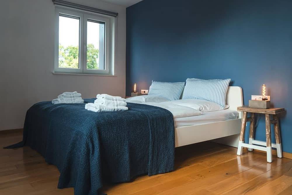 Großes Ferienhaus - Ortsrand, umzäunter Garten, Kamin, Sauna. 5  Hunde willkommen! in Mulfingen, Hohenlohe