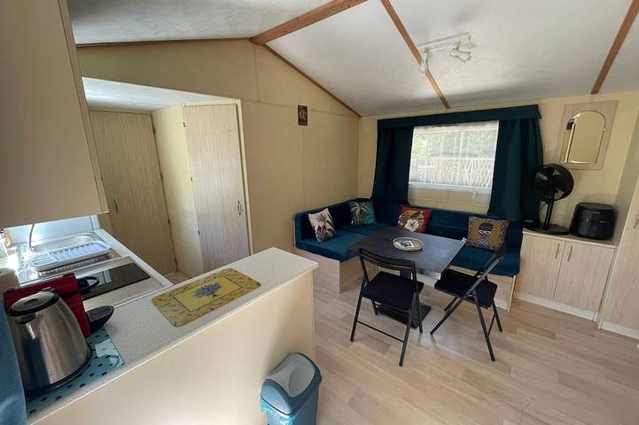 Mobil home  un cocon de verdure au Domaine du Pin de la Lègue in Bagnols-en-Forêt, Côte méditerranéenne (France)