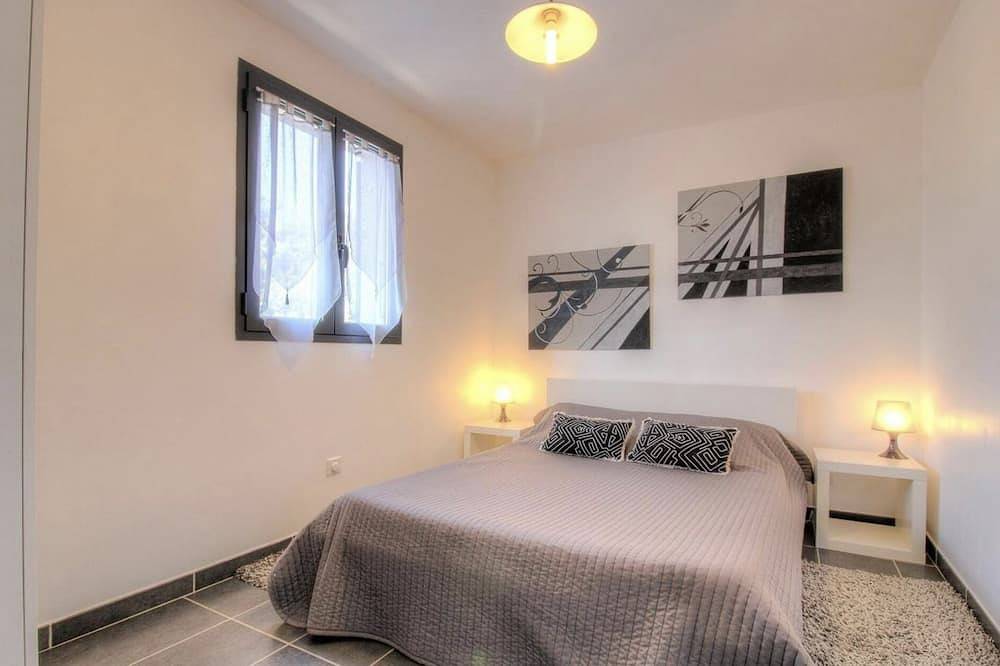 Entire apartment, Apartment **** sea view in the heart of the Corsican maquis, 5 mm from the beach in Cargèse, Parc naturel régional de Corse