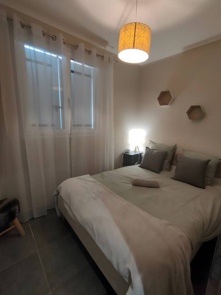 Holiday Home 'Le 153' with Private Terrace and Wi-Fi Rochefort-du-Gard in Rochefort-du-Gard, Nimes region