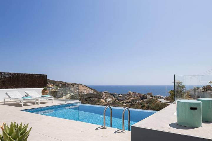 Villa pour 4 personnes, avec Terrasse ainsi que Piscine et Vue à Bali (Crète)