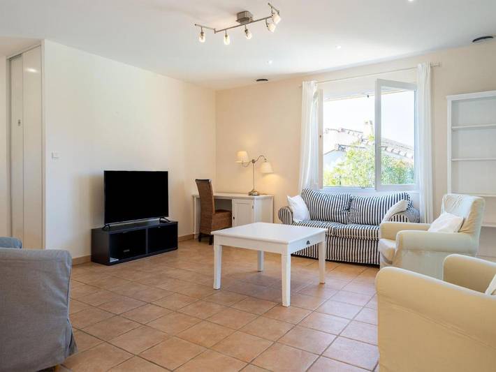 Location de vacances pour 6 personnes, avec piscine ainsi que jardin et jacuzzi à Montbrun-des-Corbières - 2